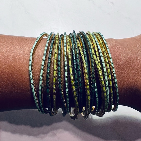 Green Bangles - Set of 18 - Picture 1 of 4